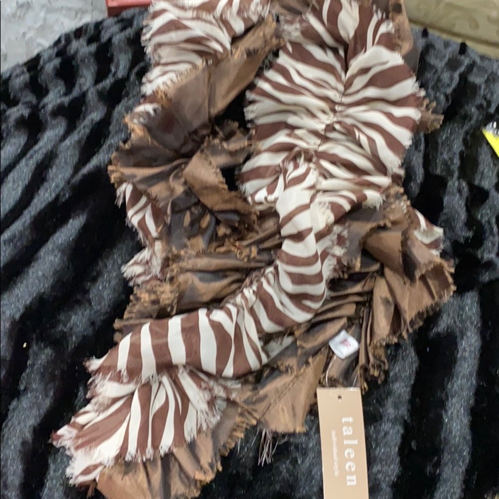 Taleen shabby chic scarf